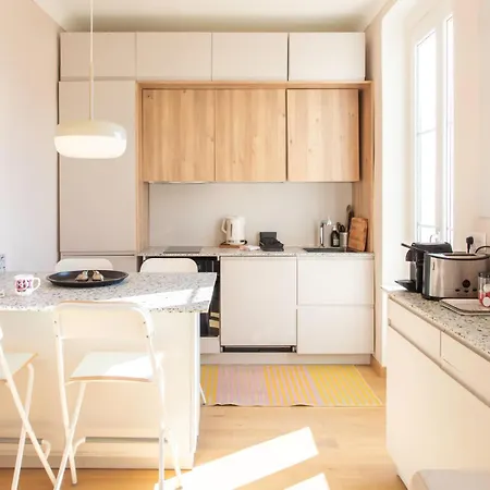 #25 2bdr Port, 5min From The Old Town Balcony, Ac&wifi * Ницца
